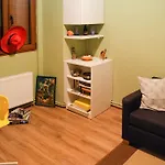 Apartment Centre *